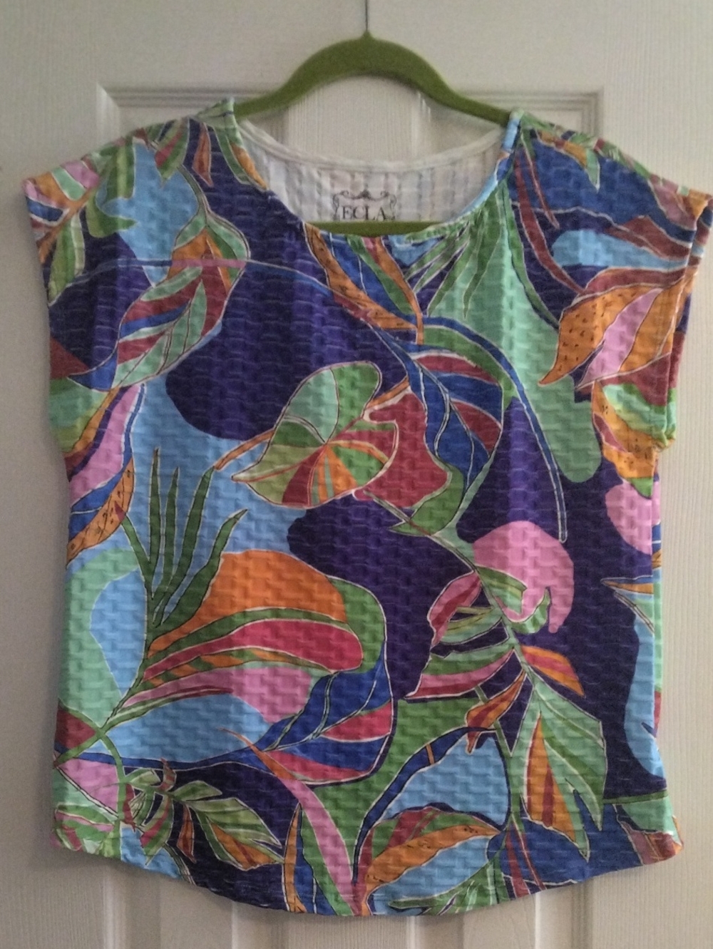 ECLA Vibrant Tropical Print Short Sleeve Top